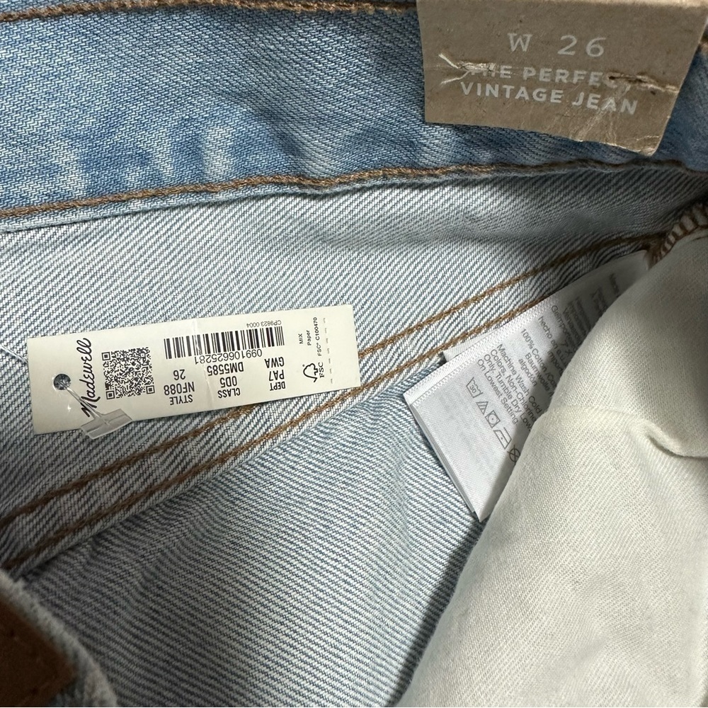 Madewell The Perfect Vintage Jean in Grandbay Wash: Ripped Edition - Picture 8 of 12